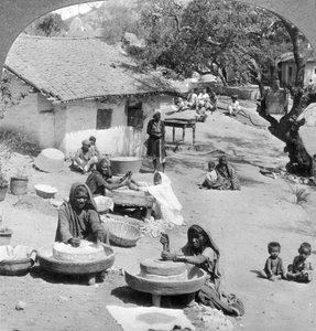 Vida de pueblo, India de Underwood and Underwood