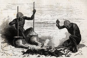 Herreros Lakoutas (tribu ubicada en la región del Alto Nilo), una rama de madera bifurcada sirve como tenazas, dos piedras sirven como martillo y yunque, dos ollas de barro con largos tubos en su base sirven como fuelles para el fuego de carbón, las ollas  de Unknown artist