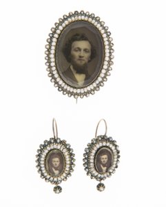 Broche y pendientes a juego, c.1880, Fotografías, perlas, oro, plata, Sin etiqueta