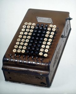 Calculadora Felt: El Comptometer de Unknown artist