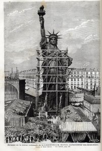 Francia, París, Entrega de la Estatua de la Libertad al embajador de Estados Unidos - Embalaje de la estatua de la Libertad hecha por Frédéric Auguste Bartholdi (1834-1904) en andamios para transportarla de París a América