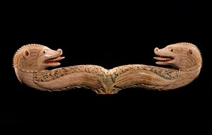 Arte oriental: tau de houlette con cabezas de animales de marfil de Unknown artist