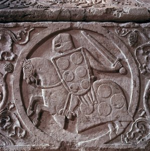 Sarcófago del caballero de la familia del palacio (probablemente Hugo del palacio) (detalle)