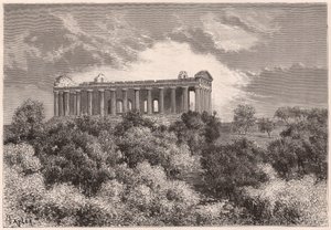 Vista lateral del antiguo Templo Helénico de la Concordia en Agrigento en Sicilia, Italia