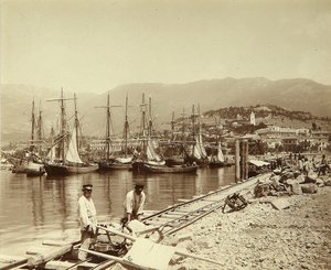 La construcción de un muelle en Yalta. Foto de la albúmina de Unknown artist