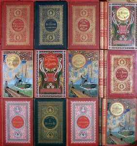 Varias portadas de los libros de Julio Verne publicados en las ediciones de Hetzel. Colección de la biblioteca de Julio Verne. París