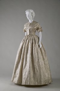 Vestido de novia (vista oblicua frontal) de Unknown artist