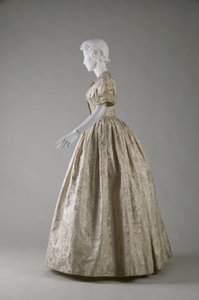 Vestido de novia (vista lateral) de Unknown artist