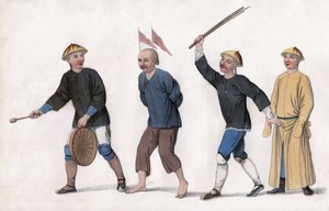 Un acusado es llevado a la corte. Para atraer la atención del público, se fijan banderas rojas en su cabeza y un hombre toca el gong. Grabado, en "Los Castigos de los Chinos", Londres