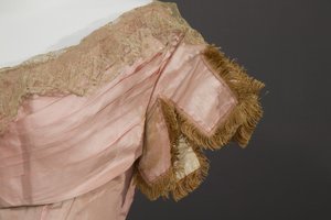 Vestido de dama de honor de Unknown artist