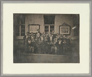 [Retrato de grupo de escolares y su profesor, norte de Alemania]. de Unknown artist