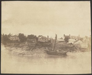 [Casas y barca en la orilla de un arroyo] de Unknown artist