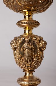 Orfebrería. Cáliz. Regalo del canónigo A. Le Vaillant de la Bassarderie, decano del capítulo de la catedral 1726 a 1758. Siglo XVIII. (detalle) de Unknown artist