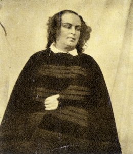 Sra. Victor Hugo, aún vestida de negro desde la muerte de su hija Leopoldine de Unknown artist
