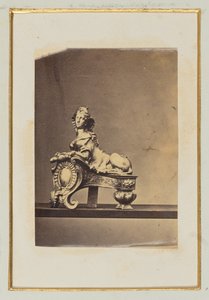 [Pequeña otomana esfinge] de Unknown artist