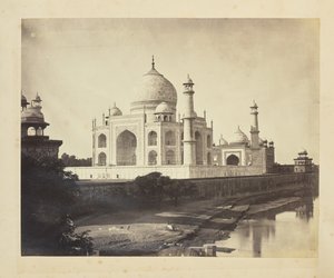 [Taj Mahal desde las orillas del río Yamuna] de Unknown artist