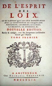 Página de título de “El espíritu de las leyes” de Charles Louis de Secondat, Barón de La Brède y de Montesquieu (1689-1755). Edición de Ámsterdam 1749.