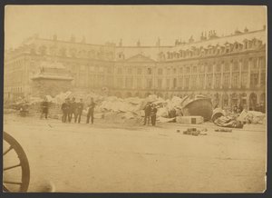 [Columna Vendome en ruinas] de Unknown artist