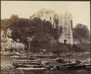 [Vista de un castillo desde el otro lado de un río] de Unknown artist