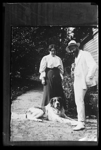 Hugo Simberg con su hermana Blenda y su perro Sarto