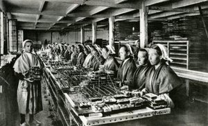 Enlatado de sardinas, Industria sardinera, Finisterre, Bretaña (foto b/n) de Unknown photographer