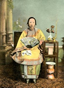 Dama china con los pies atados, principios del siglo XX (tarjeta postal) de Unknown photographer