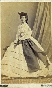 Isabel, emperatriz de Austria y reina consorte de Hungría (24 de diciembre de 1837 - 10 de septiembre de 1898) (foto)