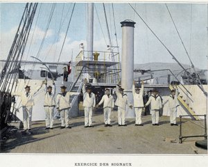 Ejercicio de Señales - en “Álbum militar - Marina: La vida a bordo” de Unknown photographer