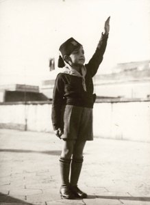 Fascismo, mesa pequeña de Unknown photographer