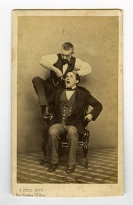 Francia, Fotografía profesional de un dentista sacamuelas de Unknown photographer