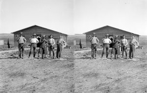 Retrato de grupo de colonos judíos en un kibutz en Palestina. c.1923