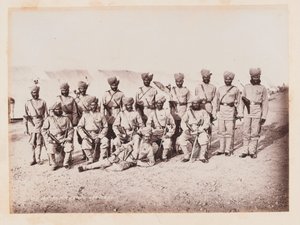 Oficiales indios de la 28ª Infantería Nativa de Bombay, circa 1884 de Unknown