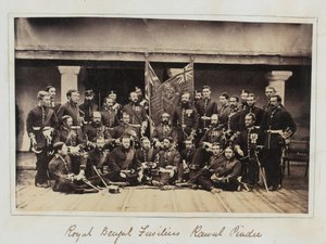 Miembros del 101º Regimiento de Infantería (Royal Bengal Fusiliers) en Rawalpindi de Unknown photographer