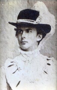 Retrato de Luis II de Baviera con sombrero de Unknown photographer