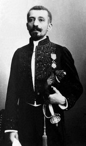 Retrato de Pierre Loti (1850-1923), novelista y oficial de la Marina Francesa, en traje académico. de Unknown photographer