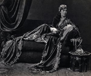 Retrato de una dama turca. Fotografía, finales del siglo XIX, París. Coll. Selva. de Unknown photographer