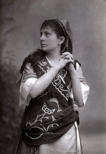 Retrato de la soprano Elisabeth Janvier en “Le Tribut de Zamora” de Charles Gounod en 1881.