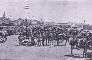 Refuerzos desembarcando en Ciudad del Cabo, de Después de Pretoria: La Guerra de Guerrillas publicado por Harmsworth Bros Limited de Unknown photographer
