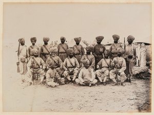 El 15º Regimiento (Ludhiana) de Infantería Nativa de Bengala en el paisaje desértico de Sudán de Unknown photographer