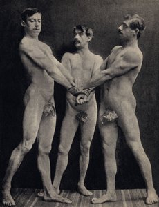 El Juramento de los Horacios, posan tres hombres desnudos tomando juramento. Fotografía, finales del siglo XIX, París. Colección Selva de Unknown photographer