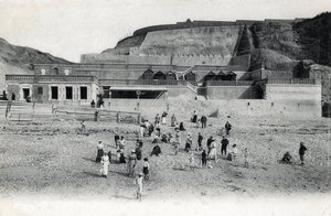 Vista de la playa de Mesnil Val (Mesnil-Val) con su casino y sus terrazas, Manche Normandía Postal de principios del siglo XX de Unknown photographer