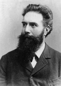 Wilhem Conrad Roentgen de Unknown photographer