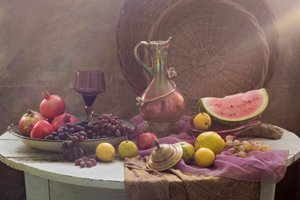 Fruta rústica y jarra de UstinaGreen