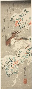 Gorriones revoloteando sobre nandina cubierta de nieve mientras cae más nieve de Utagawa Hiroshige