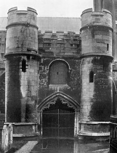 El pórtico, Iglesia de Holbeach, Lincolnshire, 1924-1926 de Valentine and Sons Ltd