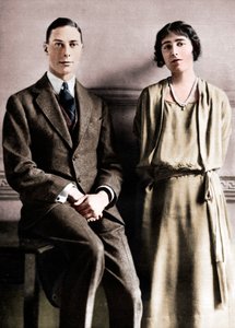 Lady Elizabeth Bowes Lyon y el Duque de York tras el anuncio de su compromiso, 1923 de Vandyk