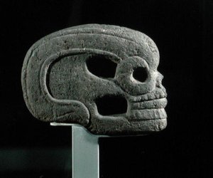 Cabeza de hacha votiva, periodo clásico tardío de Veracruz Veracruz