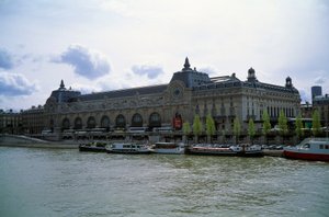 Vista exterior del museo de Orsay en París de Victor Alexandre Laloux