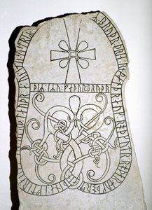 Piedra rúnica con una cruz, siglo VII-VIII