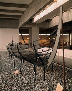 Barco vikingo (drakkar o Langskip) encontrado en el fiordo de Roskilde, Dinamarca, c.1030